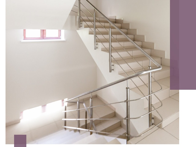 Установка и замена перил в подъезде в Троицке